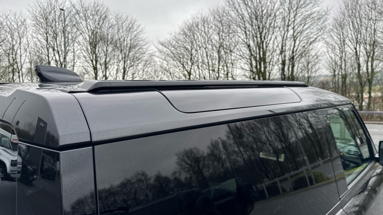 Land Rover Defender 3.0 P400 X 90 3dr Auto Petrol Estate